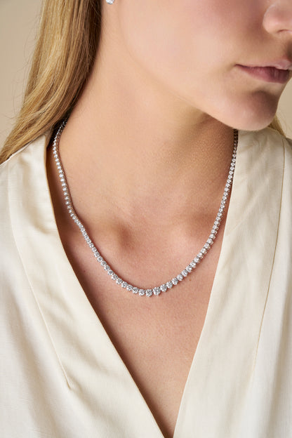 9kt White Gold 15.2ct LG Graduated Riviera Necklace